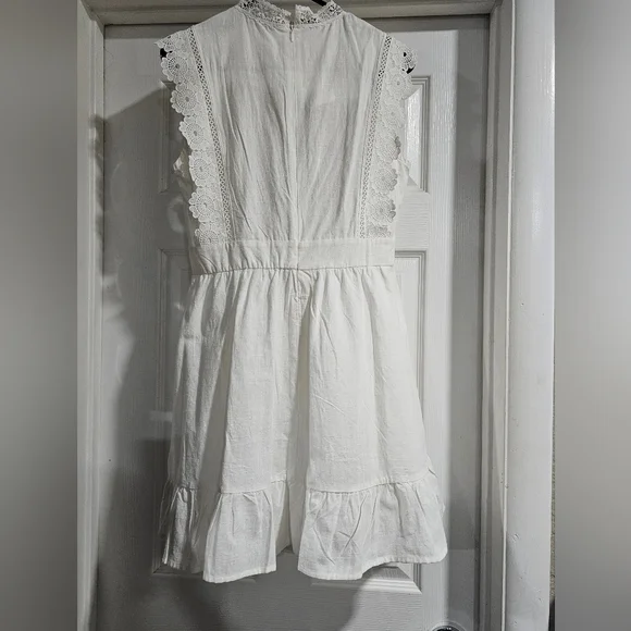 Floral embroidered mexican dress - Picture 3 of 6